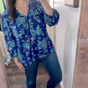 Candace Cameron Bure floral top size large